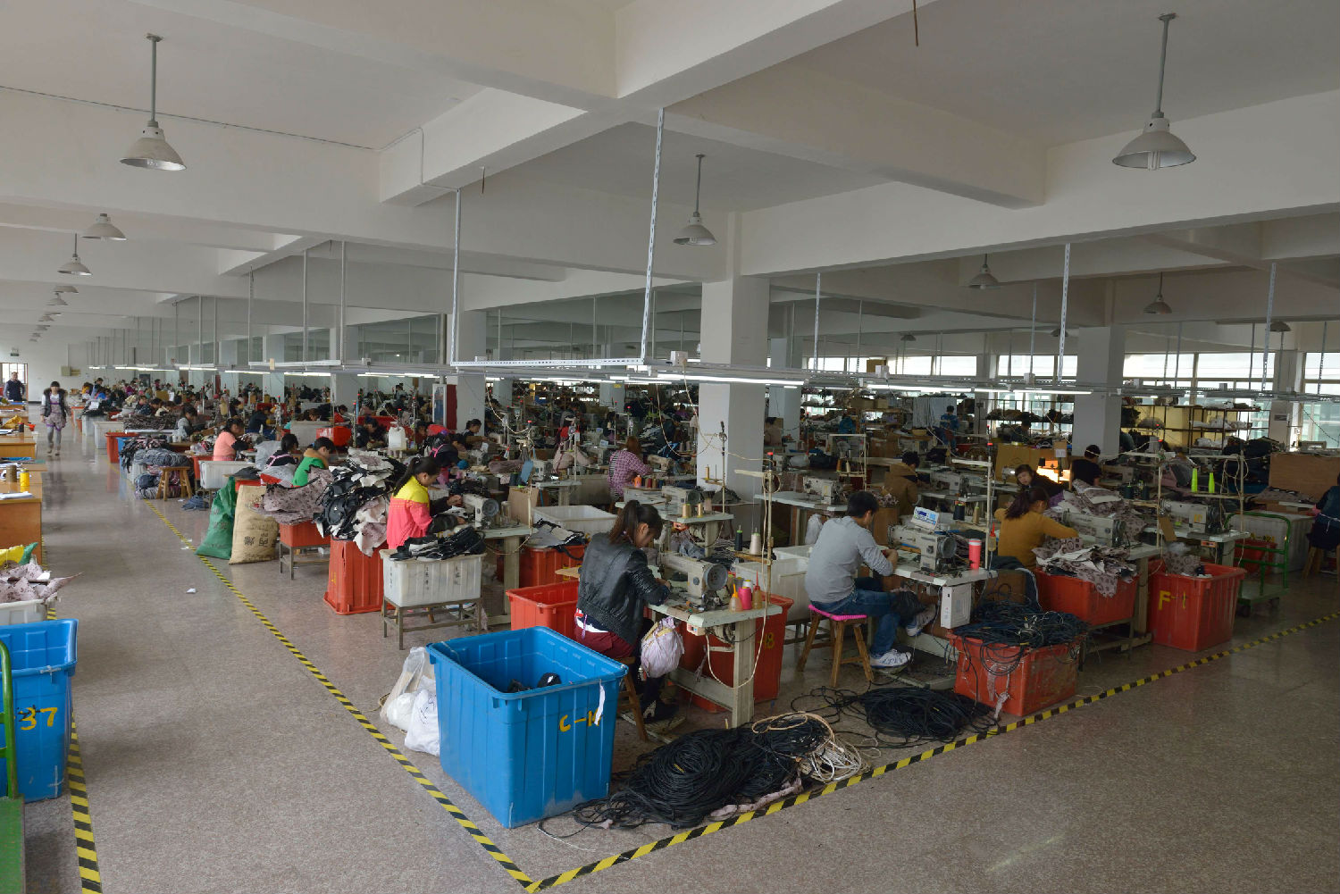 中档pu皮具手袋,女包定制加工到义乌皮具厂志豪,18年专做女包的厂家
